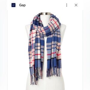 GAP Plaid Super Soft Scarf